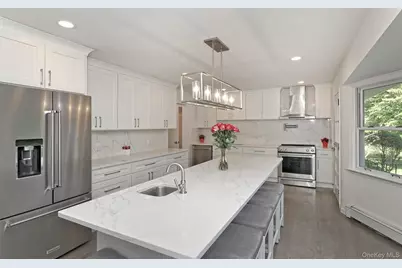 1950 Midlane, Muttontown, NY 11791 - Photo 12