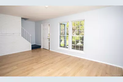 5 Ethan Allen Court, Ridge, NY 11961 - Photo 2