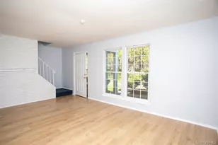 5 Ethan Allen Ct, Ridge, NY 11961 - Photo 2