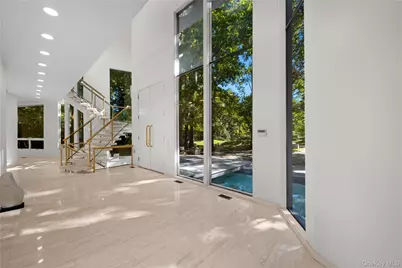 11 Surrey Lane, Old Westbury, NY 11568 - Photo 4