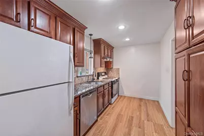134 Hart Avenue, Yonkers, NY 10704 - Photo 12