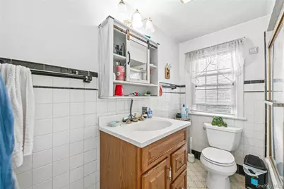 134 Hart Avenue, Yonkers, NY 10704 - Photo 42
