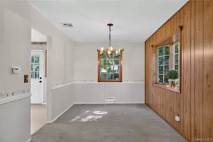 4 Oak Tree Ln, Huntington Station, NY 11746 - Photo 8