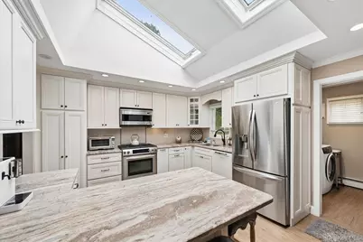 301 Vernon Street, Dix Hills, NY 11746 - Photo 4