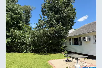 411 Cornwell Avenue, Malverne, NY 11565 - Photo 16