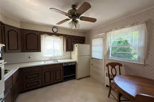 411 Cornwell Ave, Malverne, NY 11565 - Photo 8