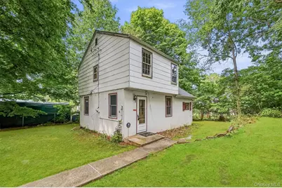 16 Cottage Avenue, Nanuet, NY 10954 - Photo 2