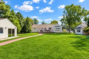 72 S Penataquit Ave, Bay Shore, NY 11706 - Photo 30