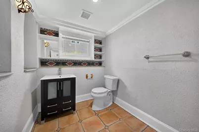 11 Lincrest Street, Syosset, NY 11791 - Photo 16