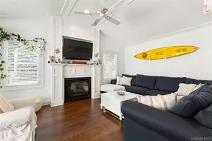 124 Smith Ave, Islip, NY 11751 - Photo 6