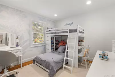 124 Smith Avenue, Islip, NY 11751 - Photo 10