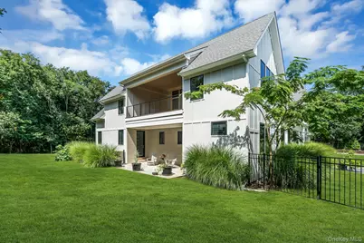 712 Hubbard Avenue, Aquebogue, NY 11901 - Photo 32