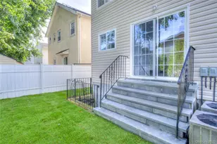 15 B Mohegan Ave, Port Washington, NY 11050 - Photo 36
