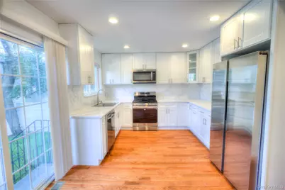 15B Mohegan Avenue, Port Washington, NY 11050 - Photo 20
