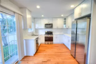 15 B Mohegan Ave, Port Washington, NY 11050 - Photo 20