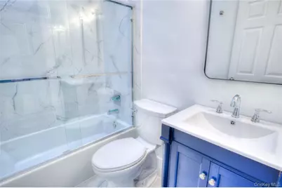 15B Mohegan Avenue, Port Washington, NY 11050 - Photo 6