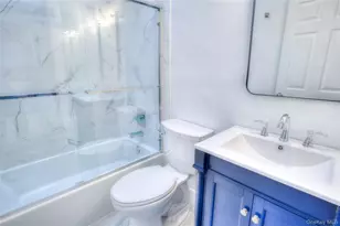 15 B Mohegan Ave, Port Washington, NY 11050 - Photo 6