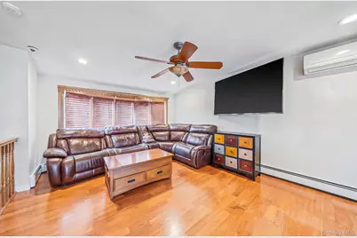 9 Mulberry Drive, Smithtown, NY 11787 - Photo 4