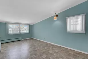 148 S Dean St, Hicksville, NY 11801 - Photo 22