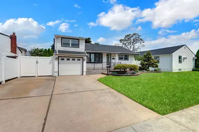 148 S Dean Street, Hicksville, NY 11801 - Photo 4