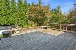 597 Old Country Rd, Deer Park, NY 11729 - Photo 38