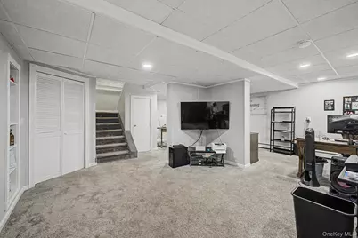 15 Winnecomac Circle, Kings Park, NY 11754 - Photo 36