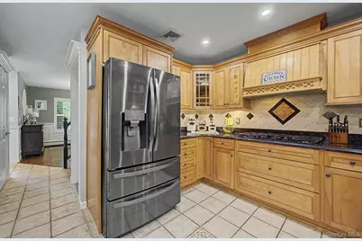 15 Winnecomac Circle, Kings Park, NY 11754 - Photo 14