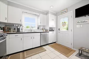 293 Roosevelt Ave, Freeport, NY 11520 - Photo 10