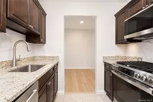 145 Lincoln Ave, New York, NY 10306 - Photo 8