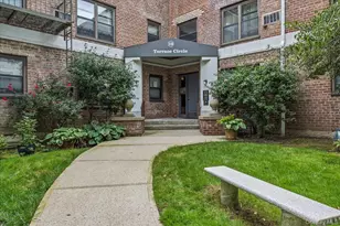 13 Terrace Cir, Great Neck, NY 11021 - Photo 2