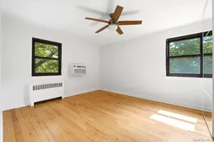 13 Terrace Cir, Great Neck, NY 11021 - Photo 18