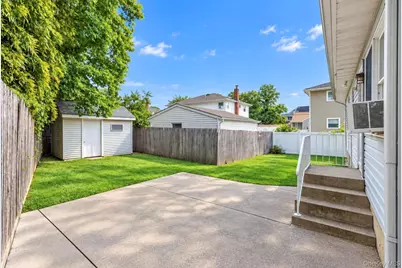 278 Lake Drive, Copiague, NY 11726 - Photo 4