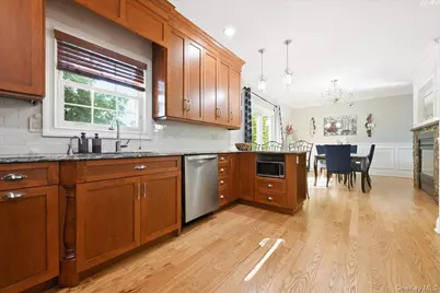 136 Oak Street, Deer Park, NY 11729 - Photo 12