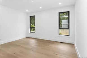 1080 Westminster Ave, Dix Hills, NY 11746 - Photo 16