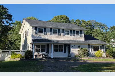 343 Mohawk Place, Holbrook, NY 11741 - Photo 2