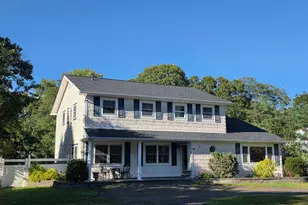 343 Mohawk Pl, Holbrook, NY 11741 - Photo 2