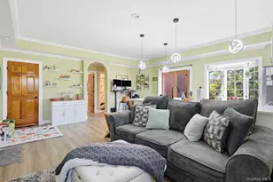 62 High Point Cir, Newburgh, NY 12550 - Photo 2