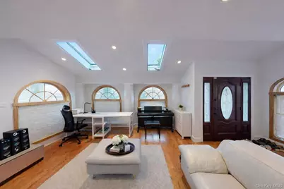 45-44 Browvale Lane, Little Neck, NY 11362 - Photo 2