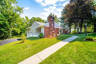 23 McIntosh Dr, Poughkeepsie, NY 12603 - Photo 2