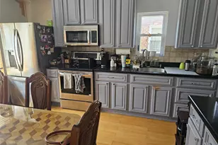 23 Washington Ave, Valley Stream, NY 11580 - Photo 6