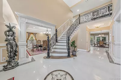 3 Dionne Court, Northport, NY 11768 - Photo 2