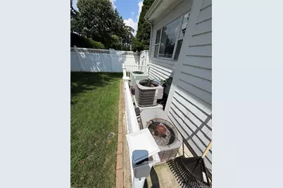 6 Melton Drive W, Rockville Centre, NY 11570 - Photo 40
