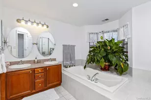 31 Willow Wood Dr, East Setauket, NY 11733 - Photo 24