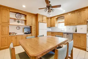 59 11th St, Hicksville, NY 11801 - Photo 10