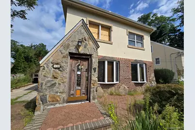 10 Summer Avenue, Great Neck, NY 11020 - Photo 2