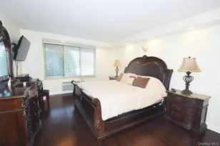 111 Cherry Valley Ave, Garden City, NY 11530 - Photo 18