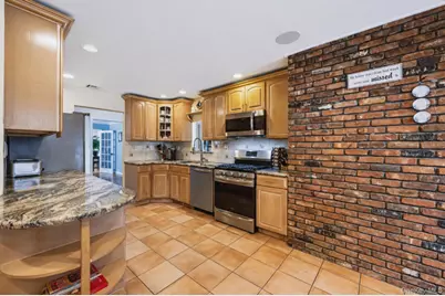 281 Town Line Road, East Northport, NY 11731 - Photo 10