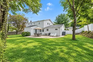 38 Waterford Dr, Wheatley Heights, NY 11798 - Photo 28