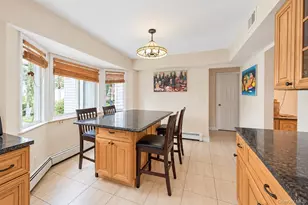 38 Waterford Dr, Wheatley Heights, NY 11798 - Photo 14