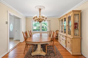 38 Waterford Dr, Wheatley Heights, NY 11798 - Photo 10
